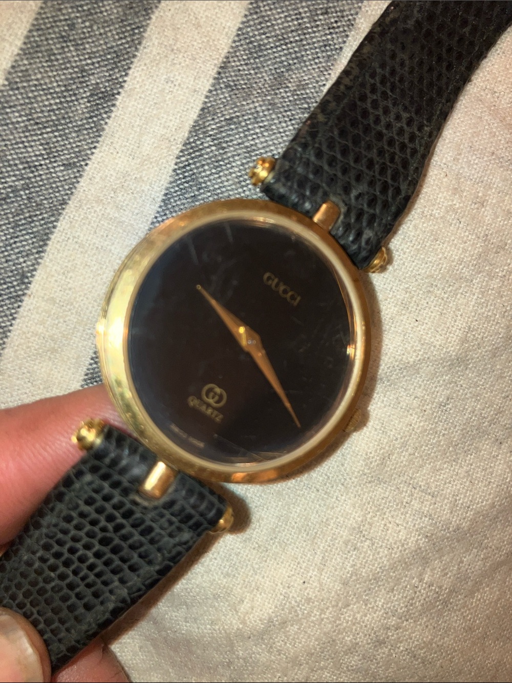 Gucci Black Dial Gold-Tone Men’s Leather Strap Watch - Picture 9 of 10